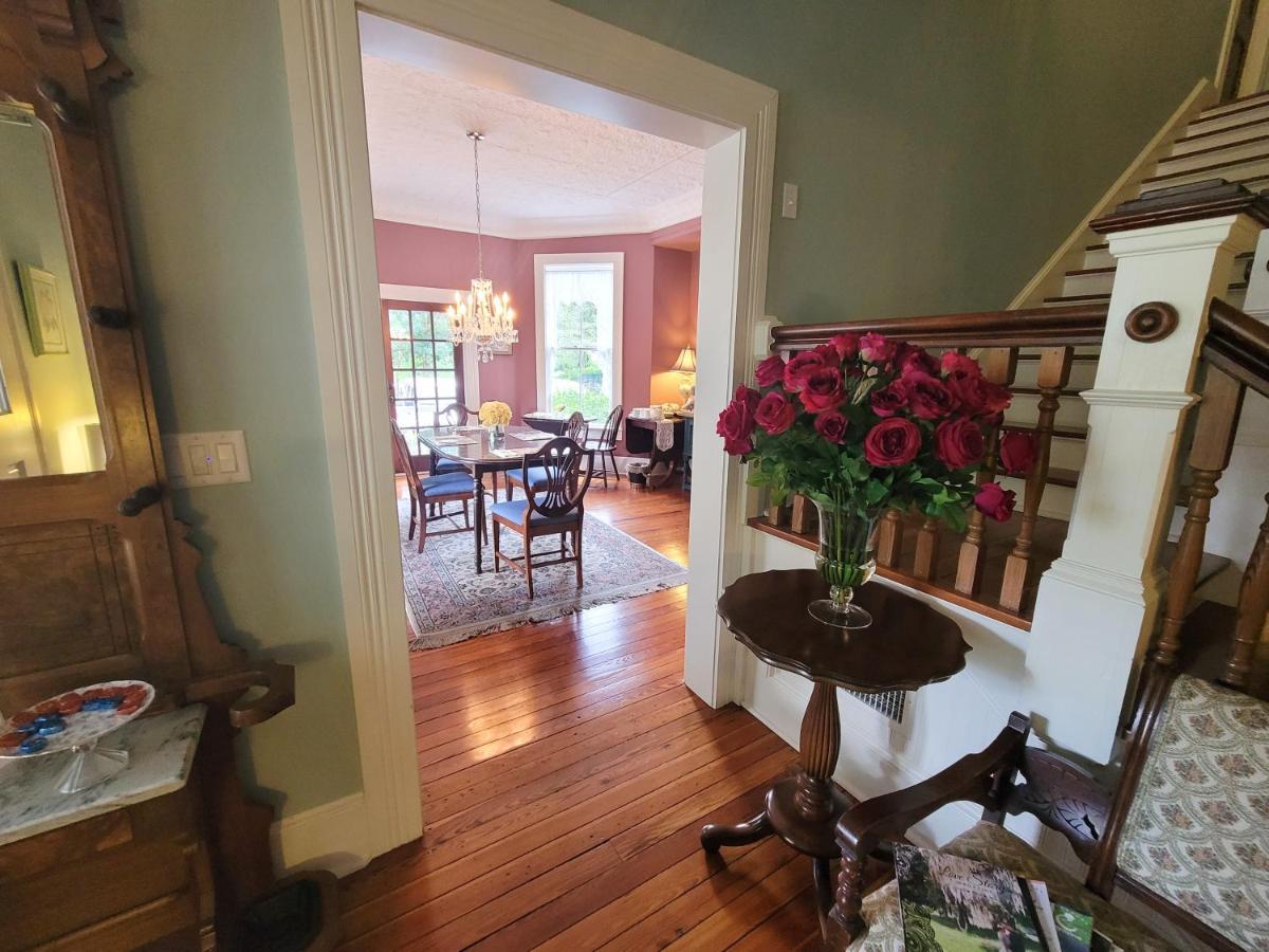 The Camellia Rose Inn- King Room- Inspiration Gainesville Luaran gambar
