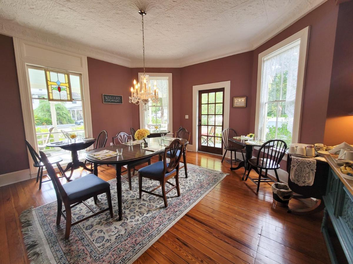 The Camellia Rose Inn- King Room- Inspiration Gainesville Luaran gambar