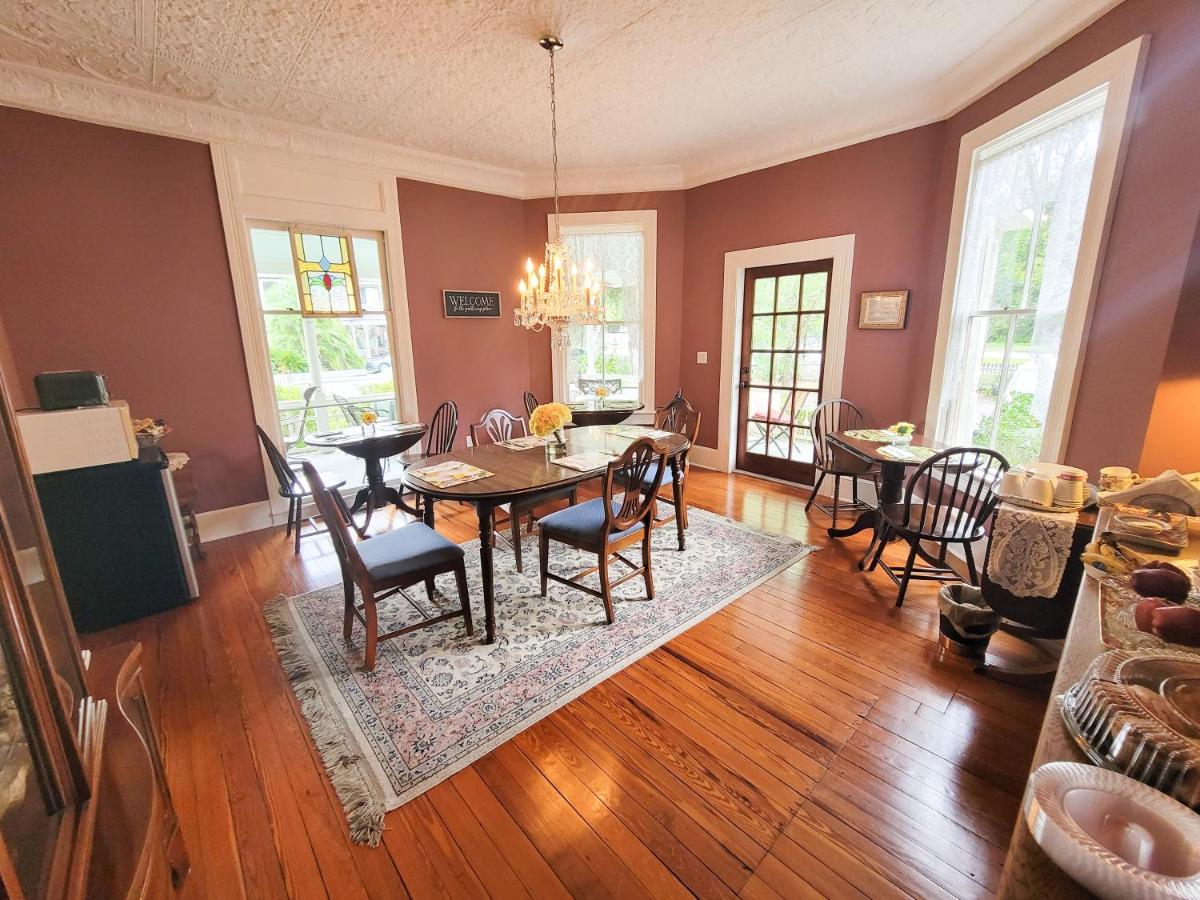 The Camellia Rose Inn- King Room- Inspiration Gainesville Luaran gambar