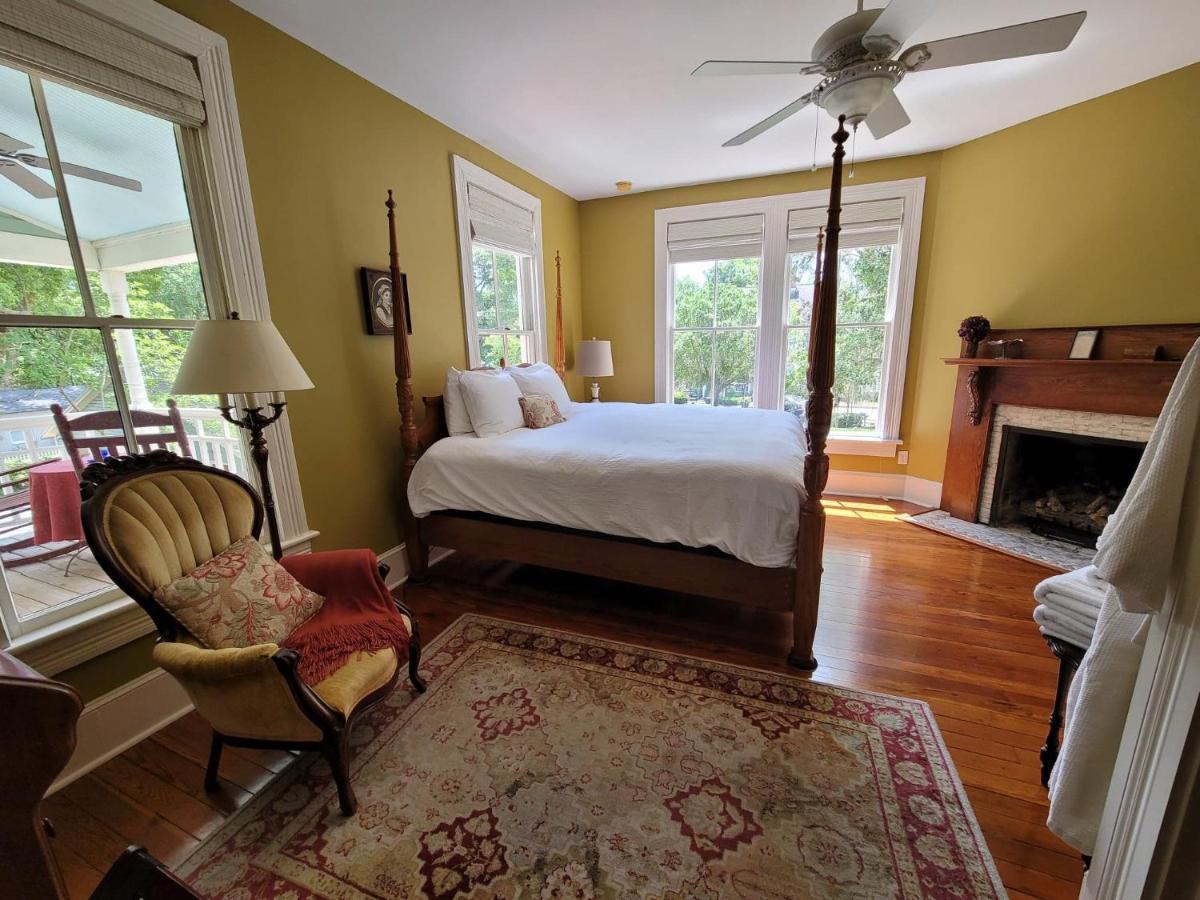 The Camellia Rose Inn- King Room- Inspiration Gainesville Luaran gambar