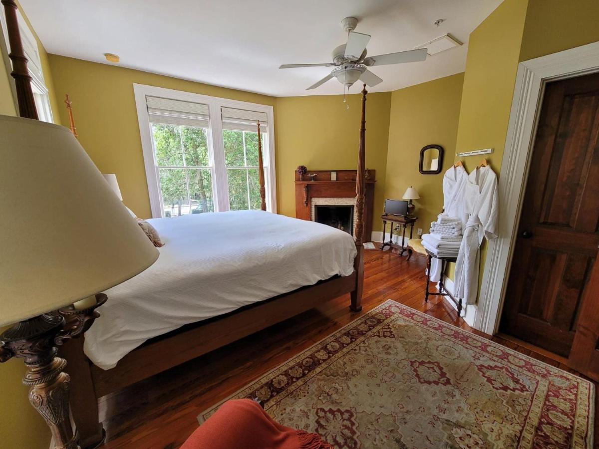 The Camellia Rose Inn- King Room- Inspiration Gainesville Luaran gambar